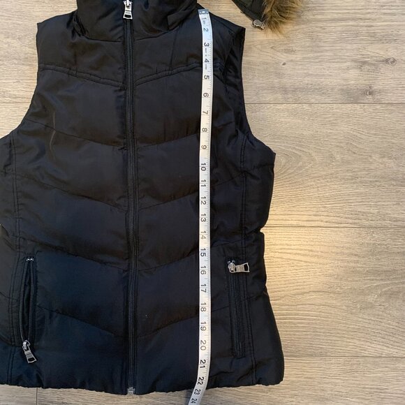 Banana Republic Vest with Fur Lined Hood (Detachable) - Picture 6 of 8